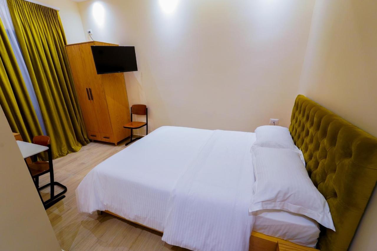 Sr99 Hotel Tirana Zewnętrze zdjęcie