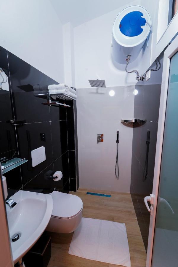 Sr99 Hotel Tirana Zewnętrze zdjęcie