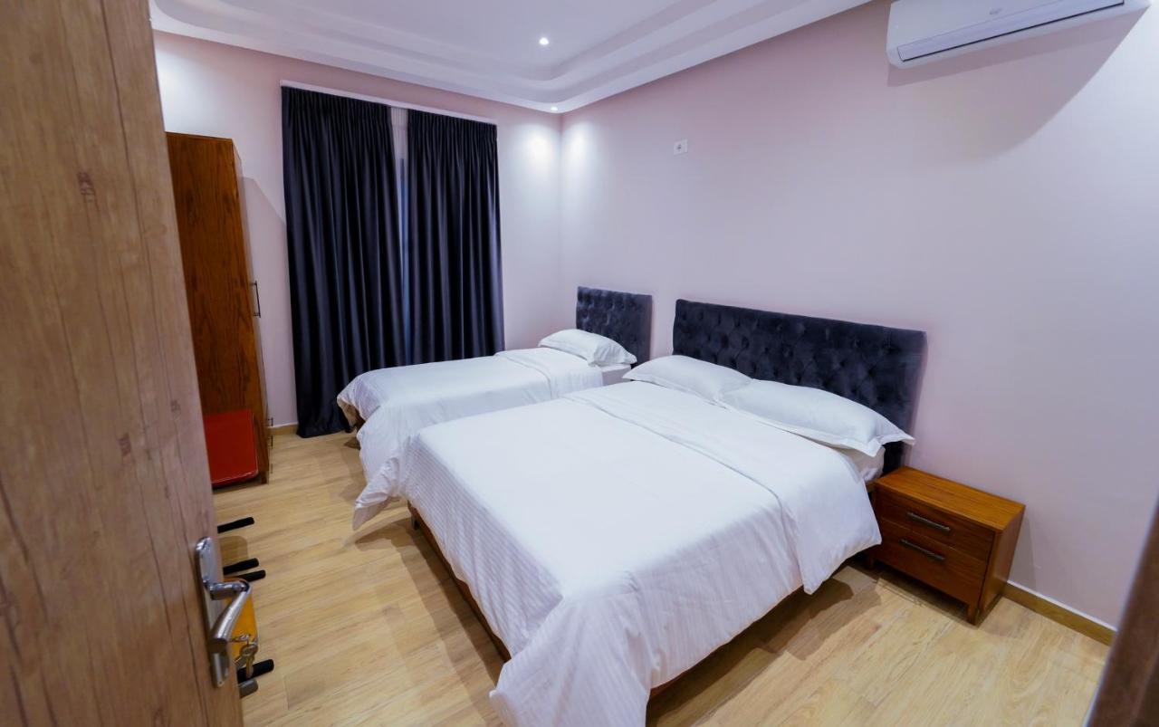 Sr99 Hotel Tirana Zewnętrze zdjęcie