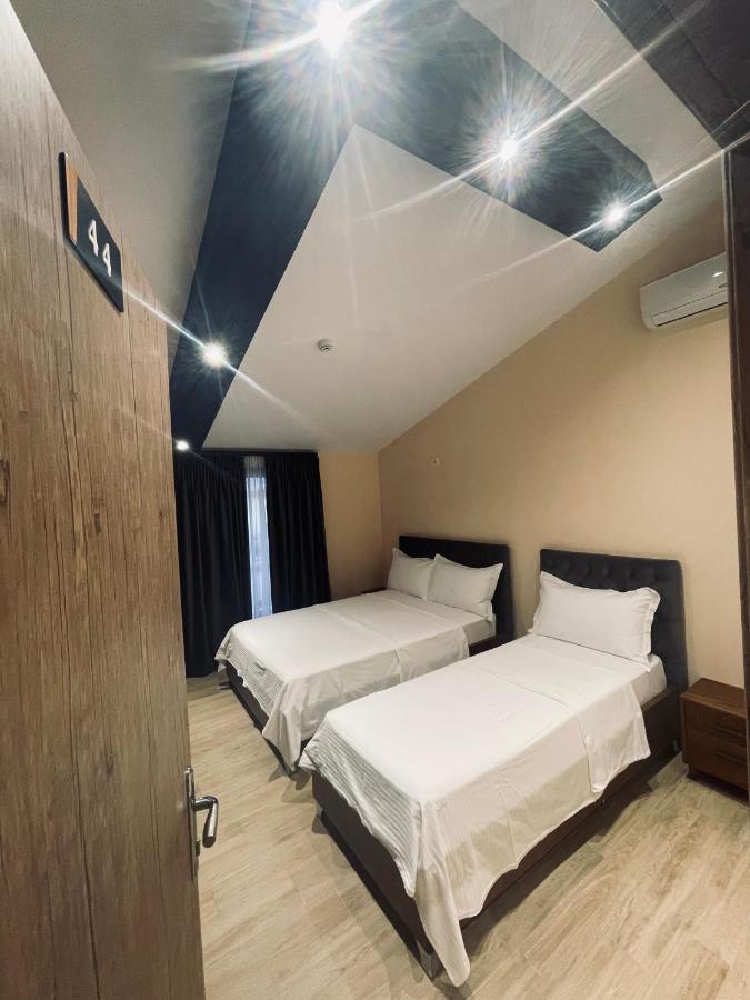 Sr99 Hotel Tirana Zewnętrze zdjęcie